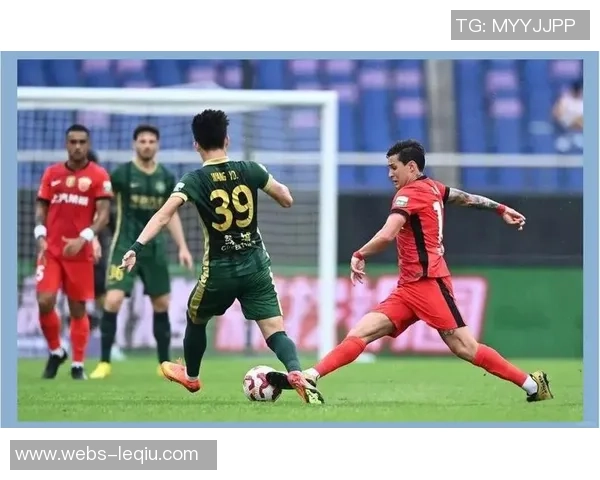 中超激战河南队迎战江苏队双方全力争胜争夺宝贵积分